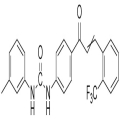 1-(m-Tolil)-3-(4-(3-(2-(trifluorometil)fenil)akriloil)fenil)üre